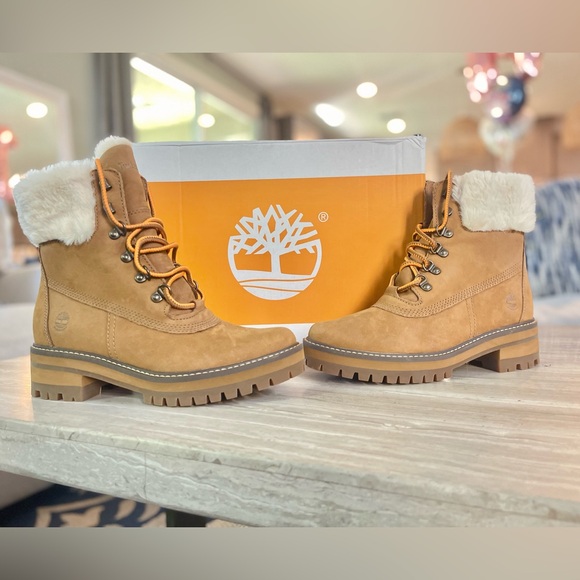 Timberland Women's Brown Winter Boots with Faux Fur - Picture 1 of 5